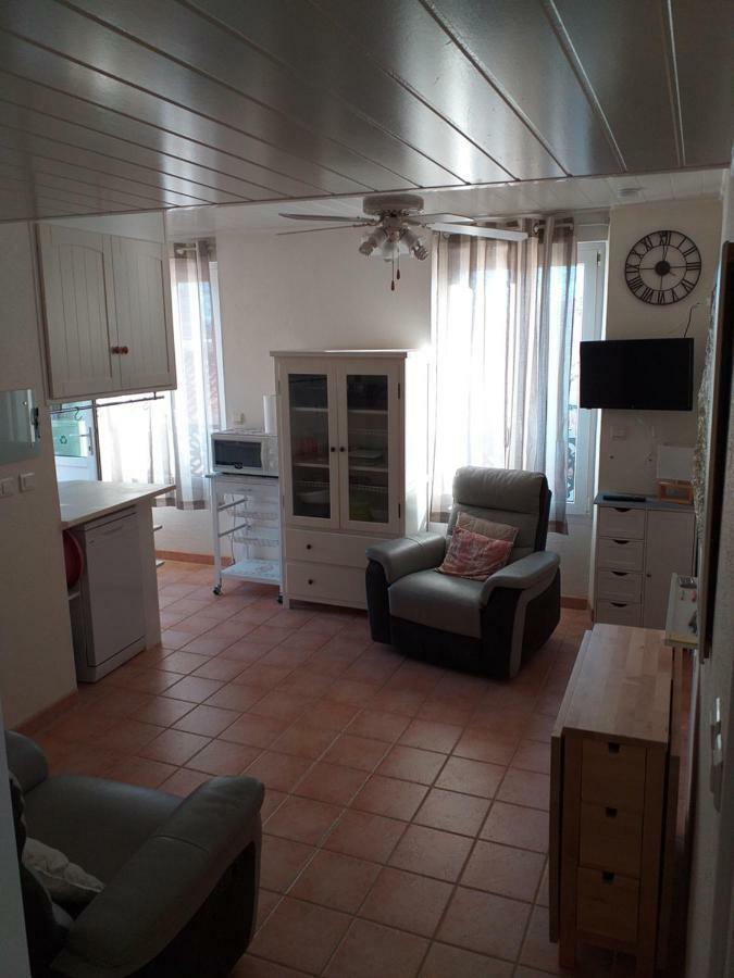 Albasud - Appartement Meuble Avec Terrasse - Salses Le Chateau 66 Eksteriør billede